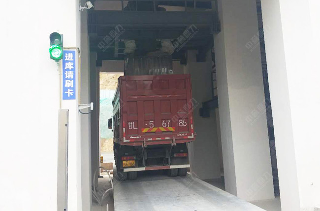 �ذ��o��ֵ��ϵ�y