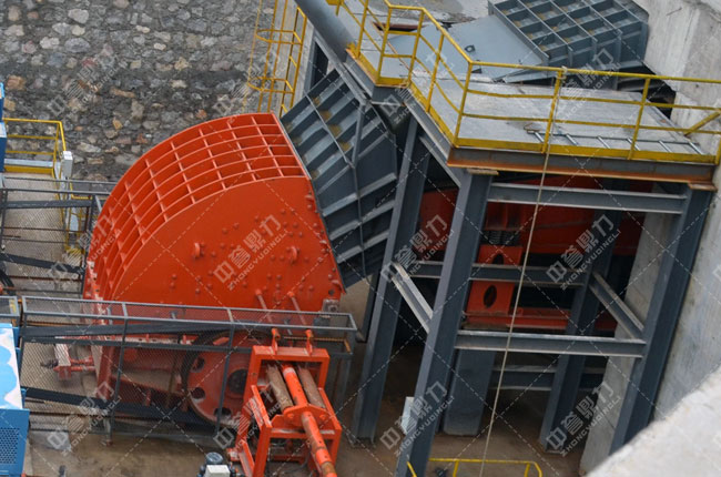 春江水泥時(shí)產(chǎn)1500噸骨料生產(chǎn)線重型錘式反擊破碎機(jī)PCZ1820 春江水泥時(shí)產(chǎn)1500噸骨料生產(chǎn)線重型錘式反擊破碎機(jī)PCZ1820