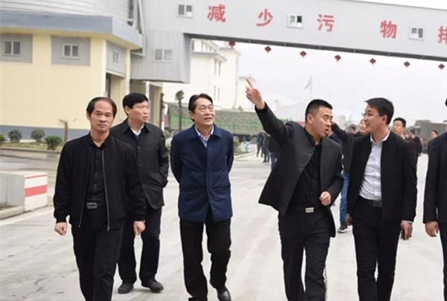 ����Fһ�п���ɰʯ�������a��