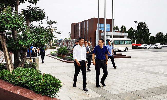 �����и��ؕ��L(zh��ng)��־��(qi��ng)һ���W�R���u(y��)���������{(di��o)��